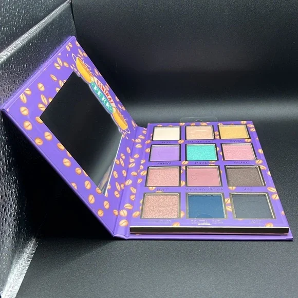 Friends Central Perk 12 Color Eyeshadow Mirror Palette - Picture 4 of 6